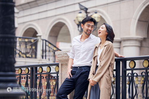 执子之手，漫游光影间 记录户外约会的温馨摄影指南