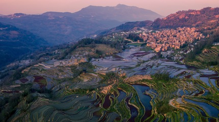 “天眼云南”首届元阳无人机摄影大赛盛大启幕，云端视角定格梯田奇观